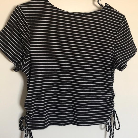 Black Striped Crop Top w/ double side drawstrings - Picture 2 of 3